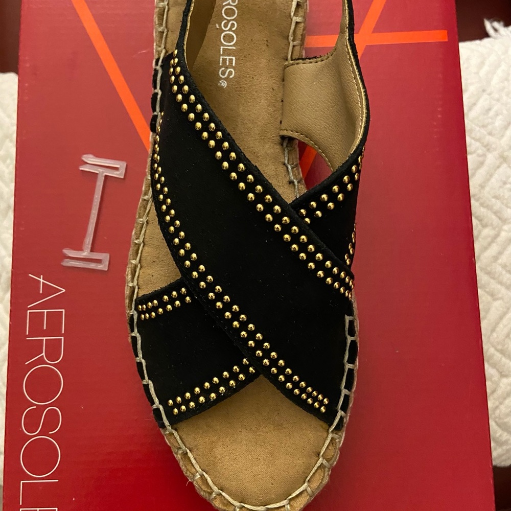 Aerosoles Black Suede sandal w/studded crisscross straps rope-wrapped soles 8.5M